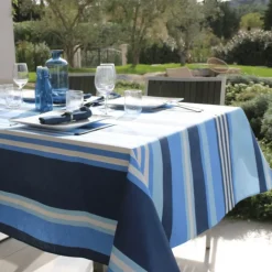 Nappe plastifiée à rayures extérieure