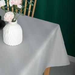 Nappe rectangulaire enduite et anti tache