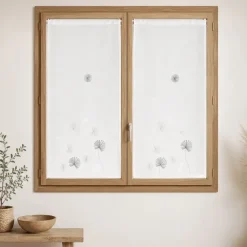 Paire de voilages brodés à motifs floraux
