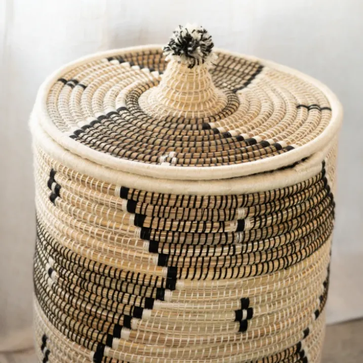 Panier à linge motifs ethniques en fibres naturelles