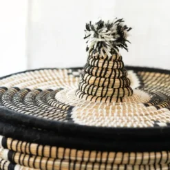 Panier à linge motifs ethniques en fibres naturelles