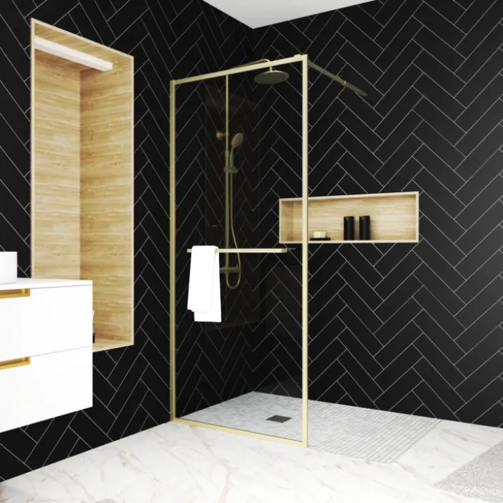 Paroi de douche à l’italienne avec étagère et porte-serviette