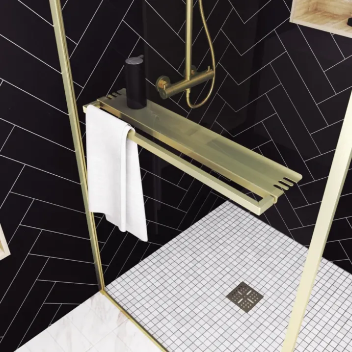 Paroi de douche à l’italienne avec étagère et porte-serviette