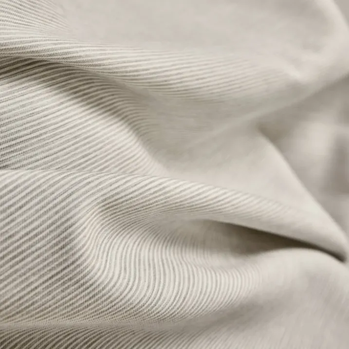 Parure de lit en microfibre flanelle motif fines rayures