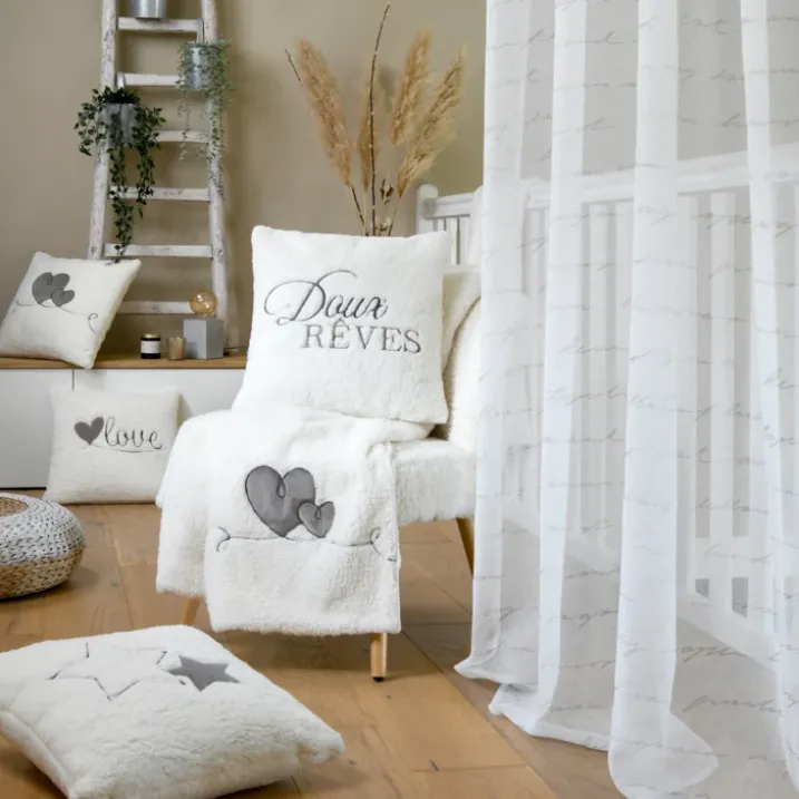 Plaid effet peau de mouton avec motif cœur