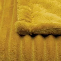 Plaid polaire à effet côtelé en 3D