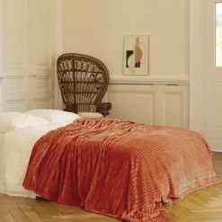 Plaid polaire à effet côtelé en 3D