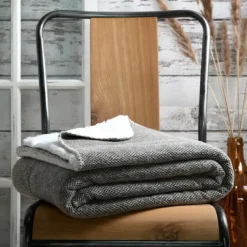 Plaid tricoté doublé sherpa
