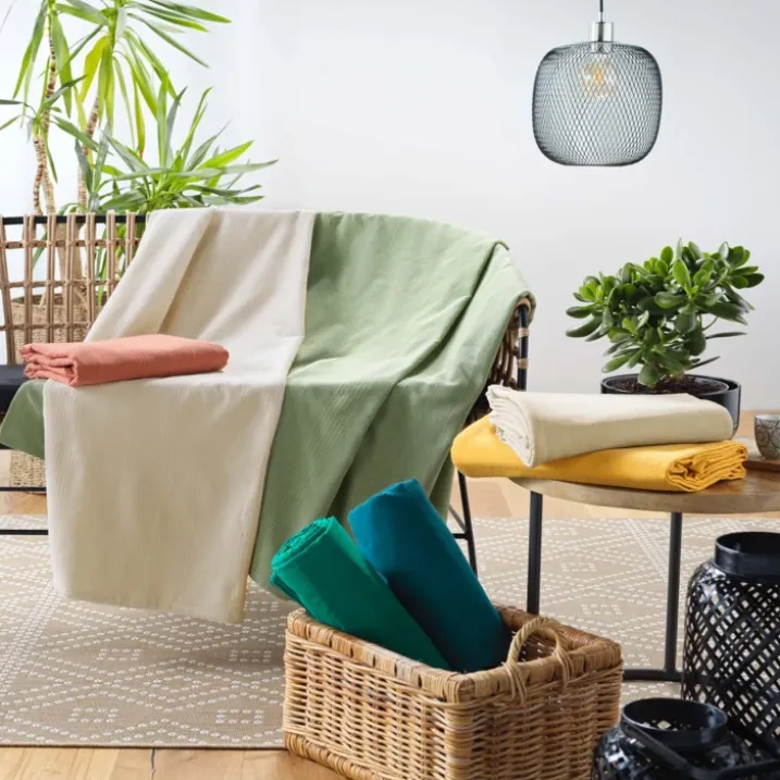 Plaid uni en polycoton pour canapé ou lit