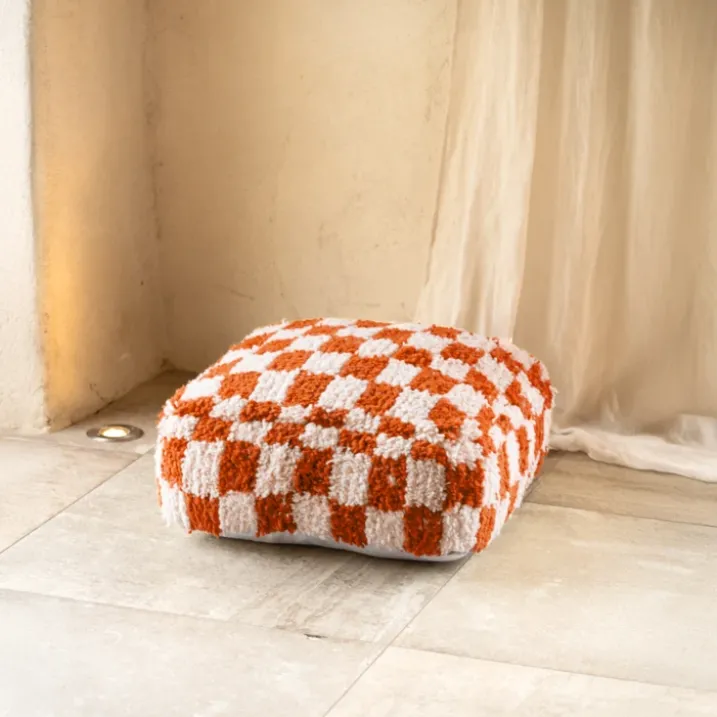 Pouf damier en laine avec garnissage