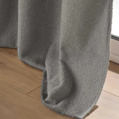 Rideau bouclette à oeillets