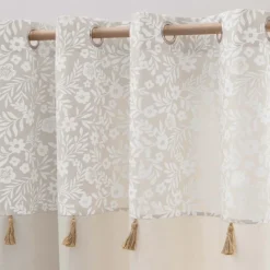 Rideau à œillets polycoton avec top floral et pompons