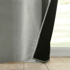 Rideau isolant et thermique en velours