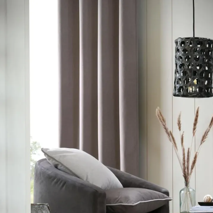 Rideau isolant à œillets pour un intérieur confortable et élégant