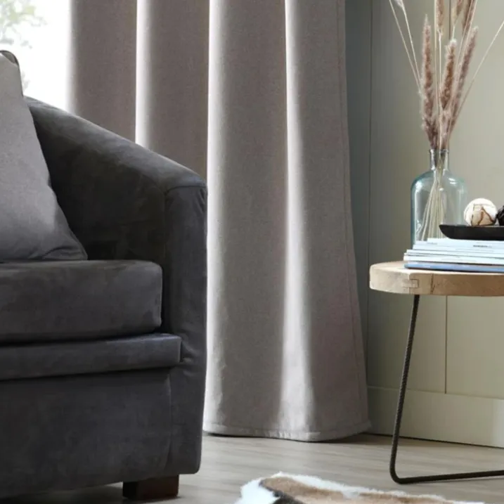 Rideau isolant à œillets pour un intérieur confortable et élégant