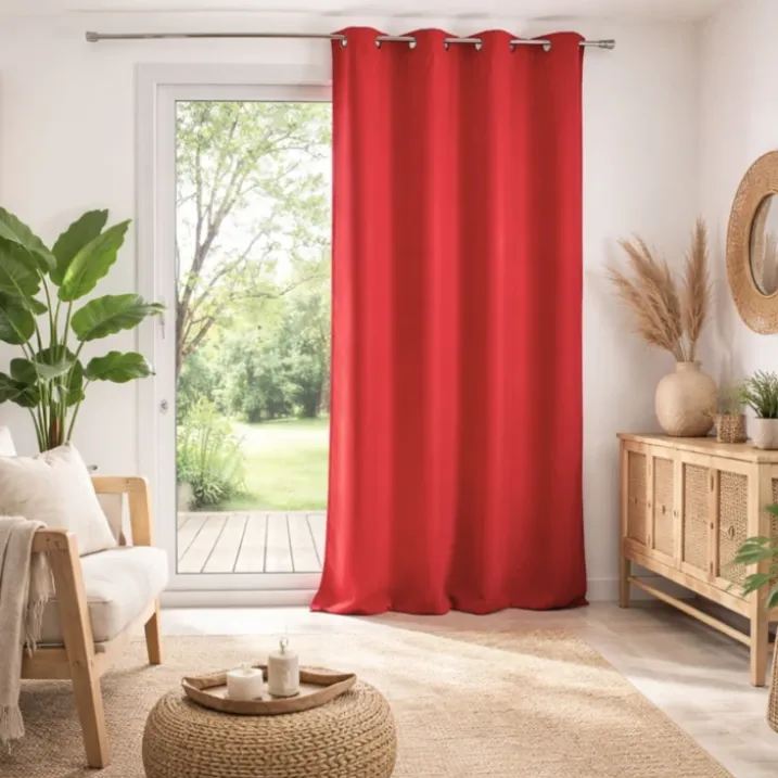 Rideau rouge à œillets