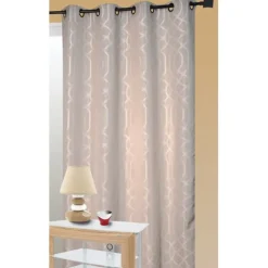 Rideau tamisant à motifs géométriques