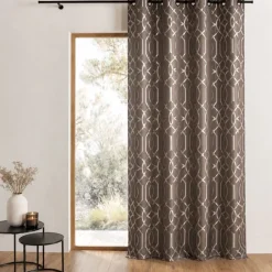Rideau tamisant à motifs géométriques