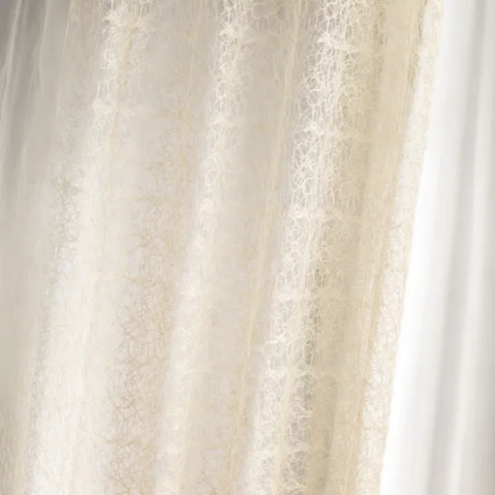 Rideau voilage broderie ton sur ton