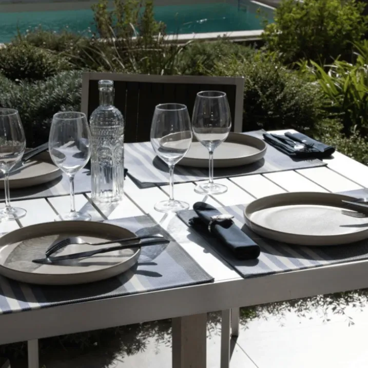 Set de table en plastique à rayures