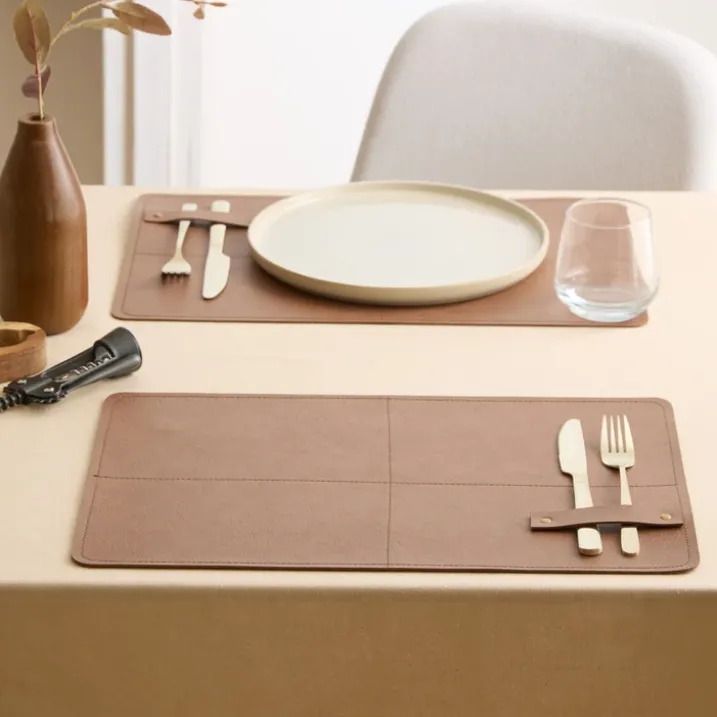 Set de table rectangulaire avec porte-couverts intégré