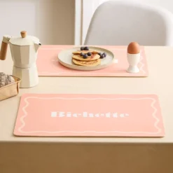 Set de table rectangulaire avec inscription Bichette