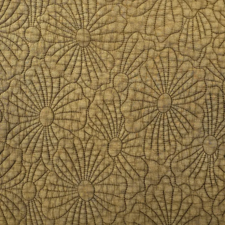 Set de table rectangulaire matelassé avec motif fleurs brodé