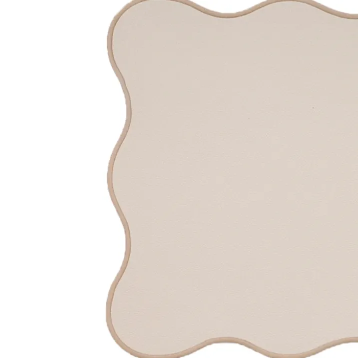 Set de table rectangulaire unis et bords ondulés