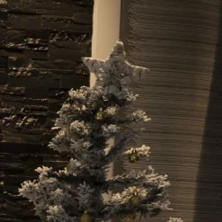 Suspension de Noël en métal et rotin
