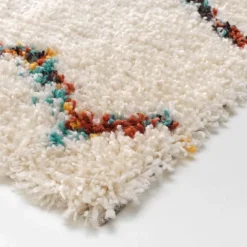 Tapis berbère à motifs géométriques
