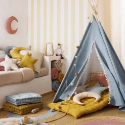 Tipi à pompons ronds