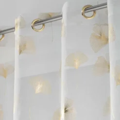 Voilage blanc et ginkgodoré