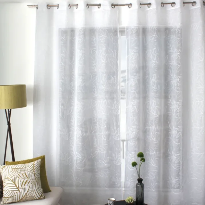 Voilage brodé motif feuillage