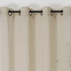 Voilage à effet de rayures
