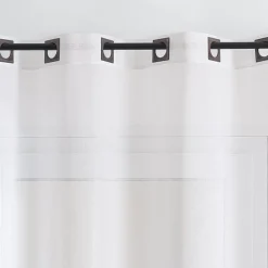 Voilage en étamine à œillets carrés