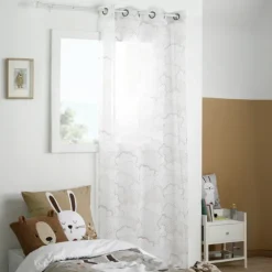 Voilage à œillets motif nuage pour chambre d’enfant
