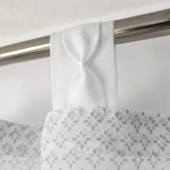 Voilage œillets à motifs géométriques