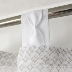 Voilage œillets à motifs géométriques