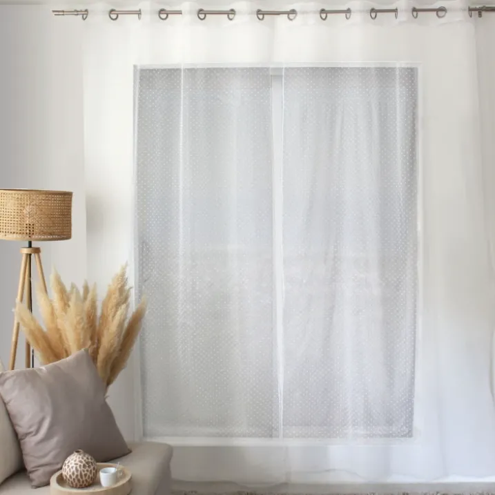 Voilage plumetis en organza avec œillets