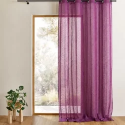 Voilage tissé à fines rayures filetées